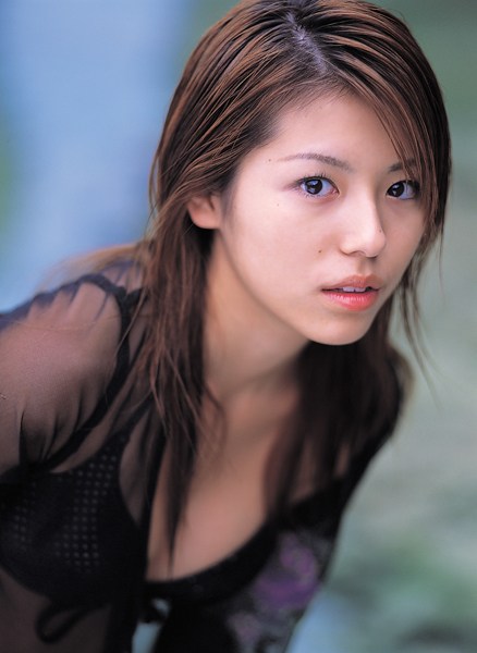 若槻千夏の全盛期に黒の水着とシースルーでセクシー