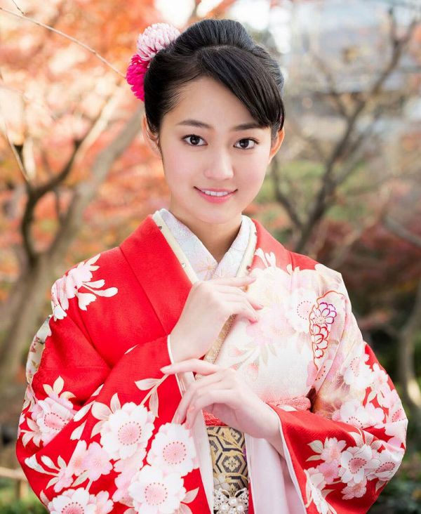 吉本実憂 晴れ着