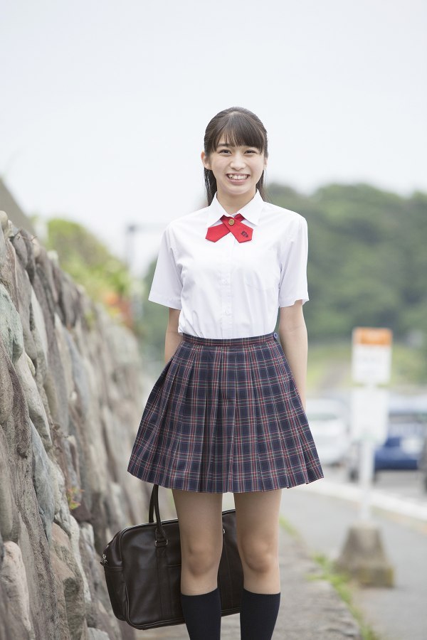 牧野真莉愛 制服