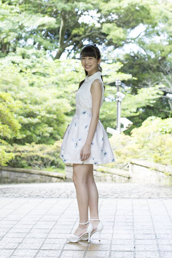 牧野真莉愛 太もも セクシー