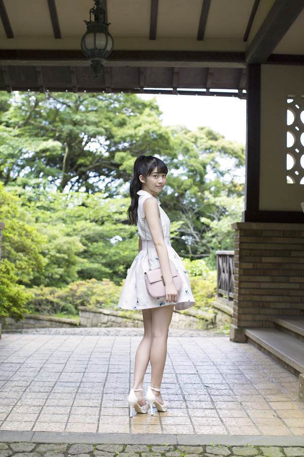 牧野真莉愛 太もも セクシー