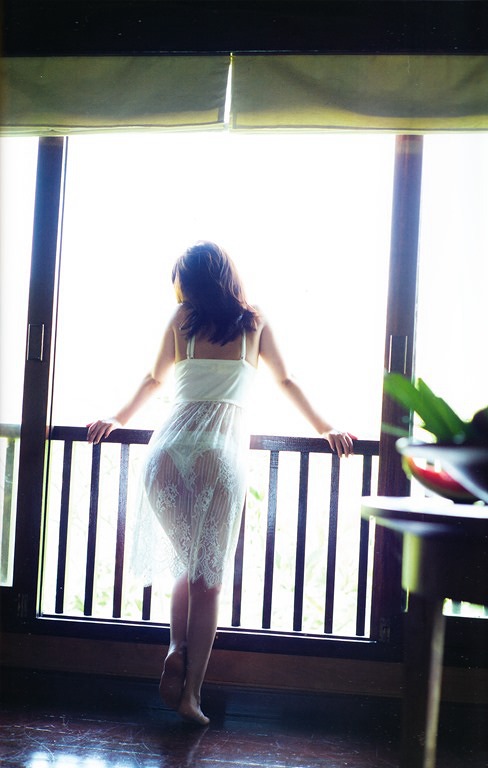 山田菜々 お尻 Tバック