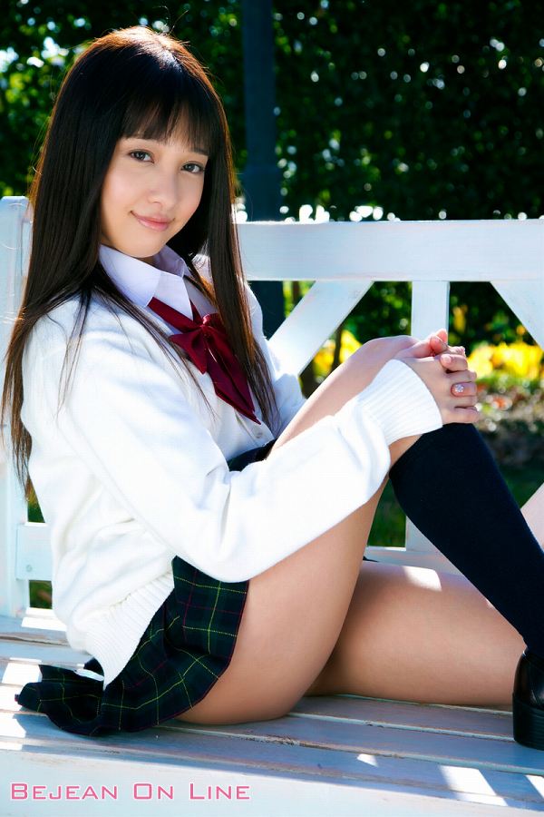 池田ショコラ 制服コスプレ グラビア