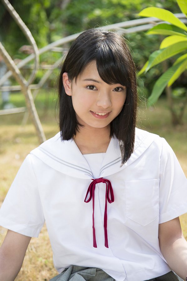 長澤遥香 制服コスプレ グラビア