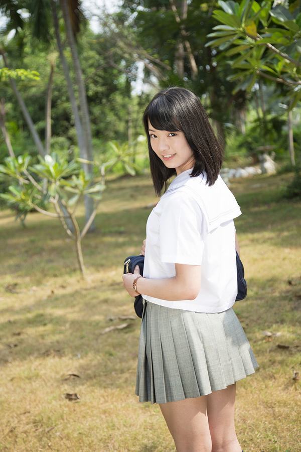 長澤遥香 制服コスプレ グラビア