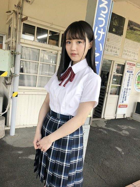 尾崎由香 制服 グラビア