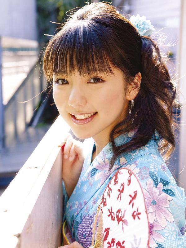 真野恵里菜 浴衣 グラビア