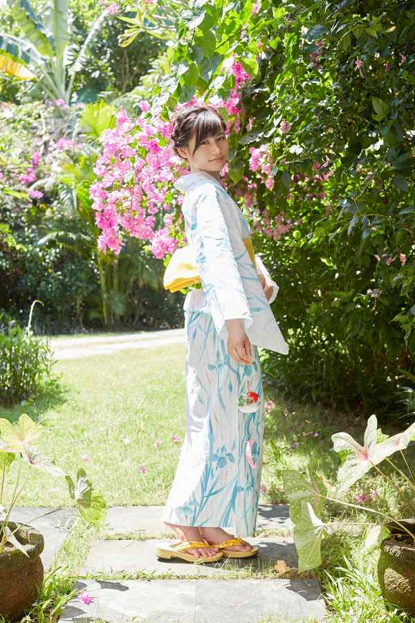 江藤彩也香 浴衣 グラビア