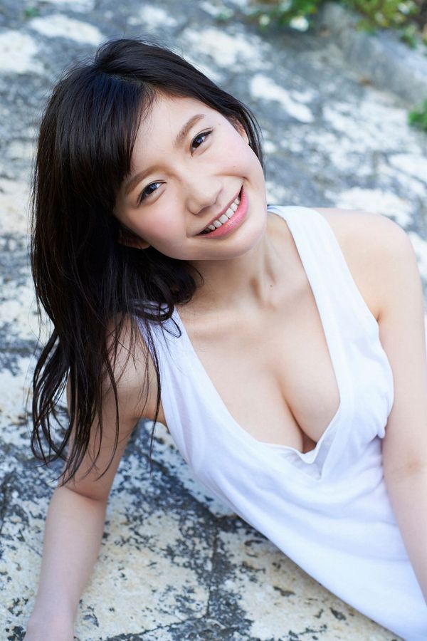 小倉優香 ワンピース グラビア