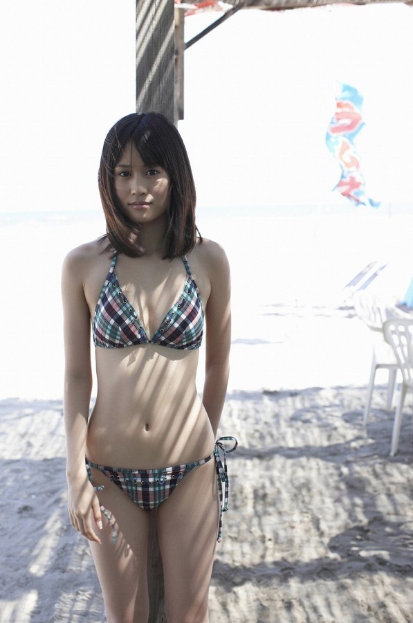 前田敦子 ビキニ グラビア