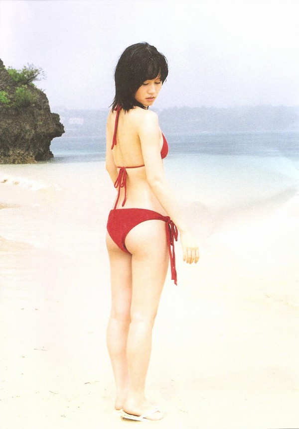 前田敦子 お尻 グラビア