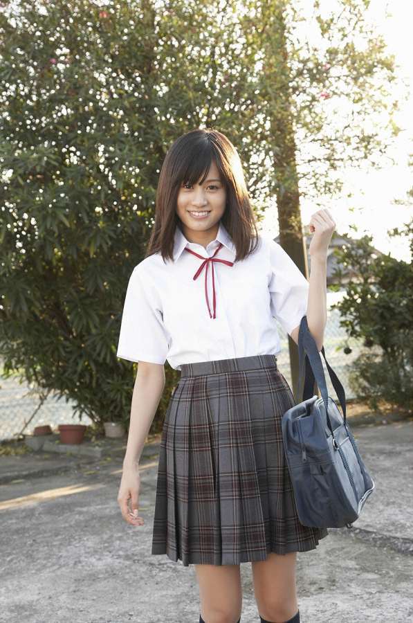 前田敦子 制服コスプレ グラビア