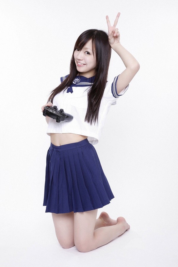鎌田紘子 セーラー服コスプレ グラビア