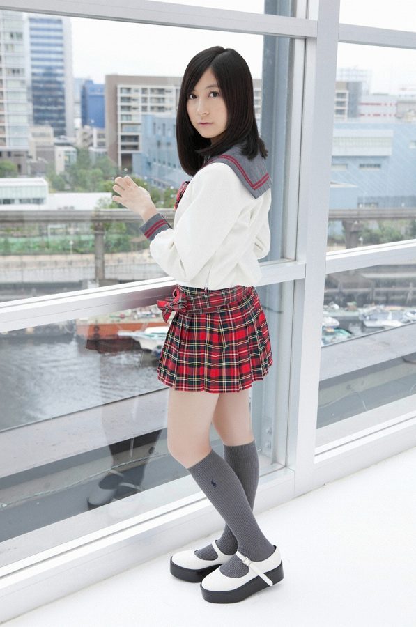 小野恵令奈 セーラー服 グラビア