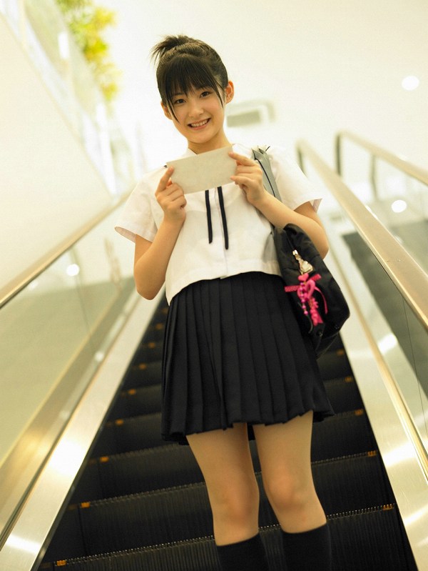 嗣永桃子 制服コスプレ グラビア