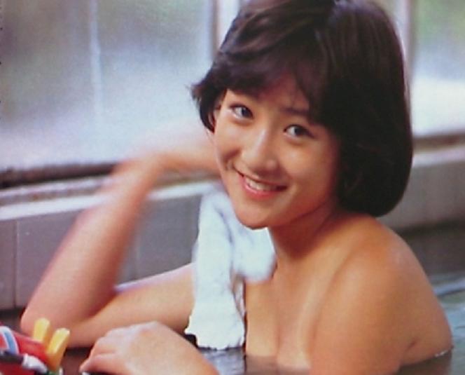 岡田有希子 セクシー グラビア