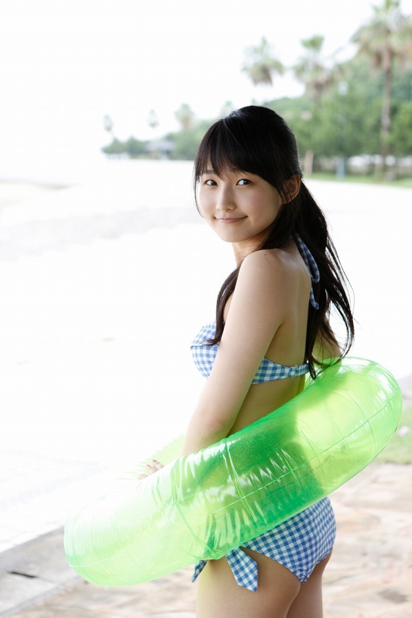鞘師里保 お尻 グラビア