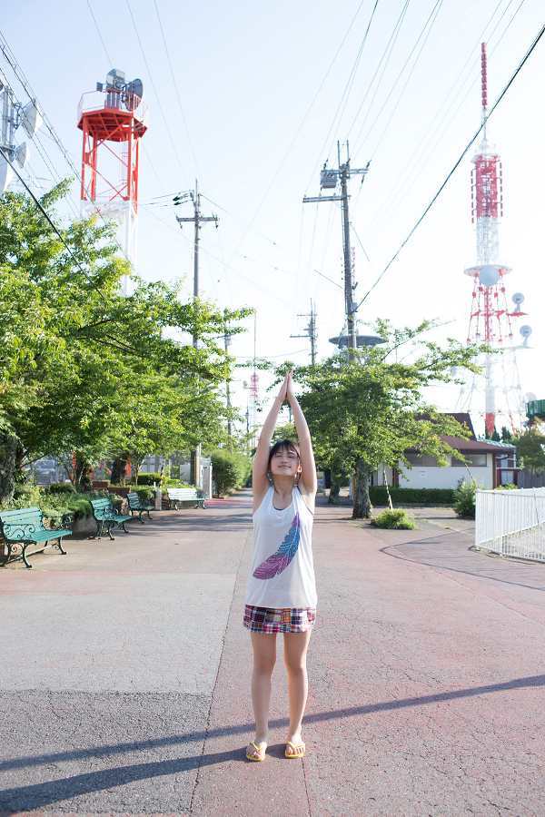 鞘師里保 脇 グラビア
