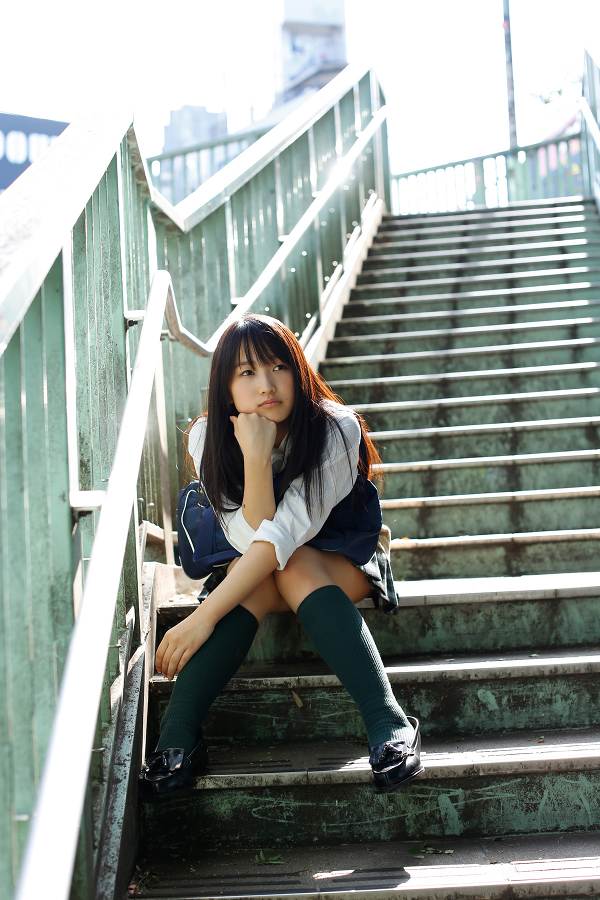 鞘師里保 制服コスプレ グラビア