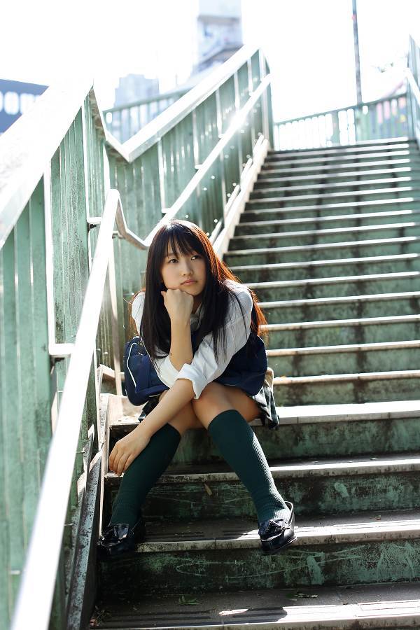 鞘師里保 制服コスプレ グラビア