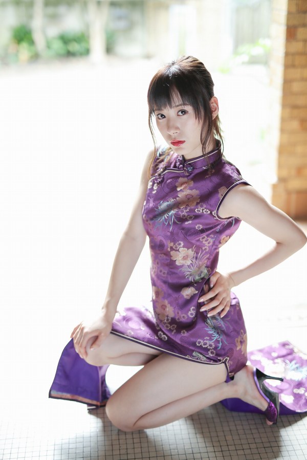 生田衣梨奈 チャイナ服コスプレ グラビア