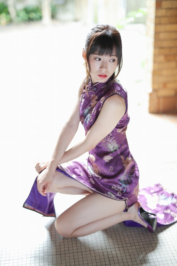 生田衣梨奈 チャイナ服コスプレ グラビア