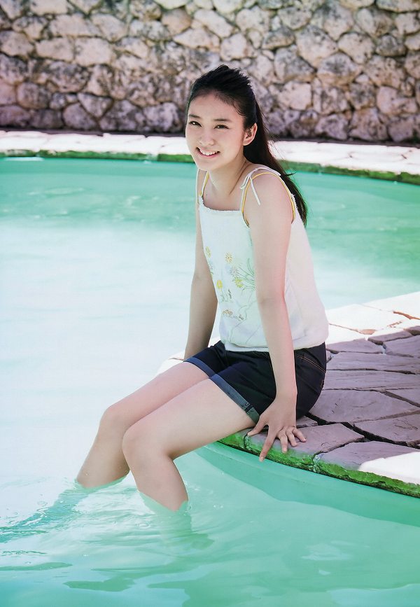 武井咲 太もも グラビア