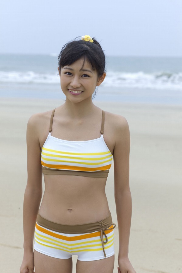 和田彩花 ビキニ グラビア