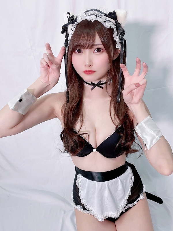 片岡未優 メイドコスプレ