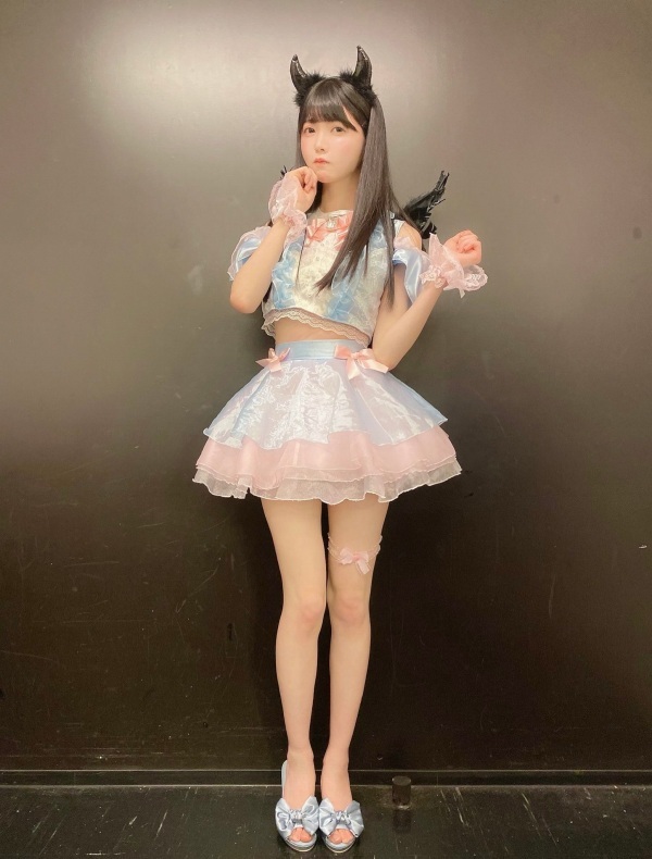  小野寺梓 太もも