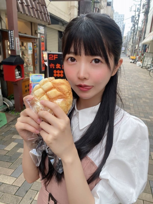  小野寺梓 制服