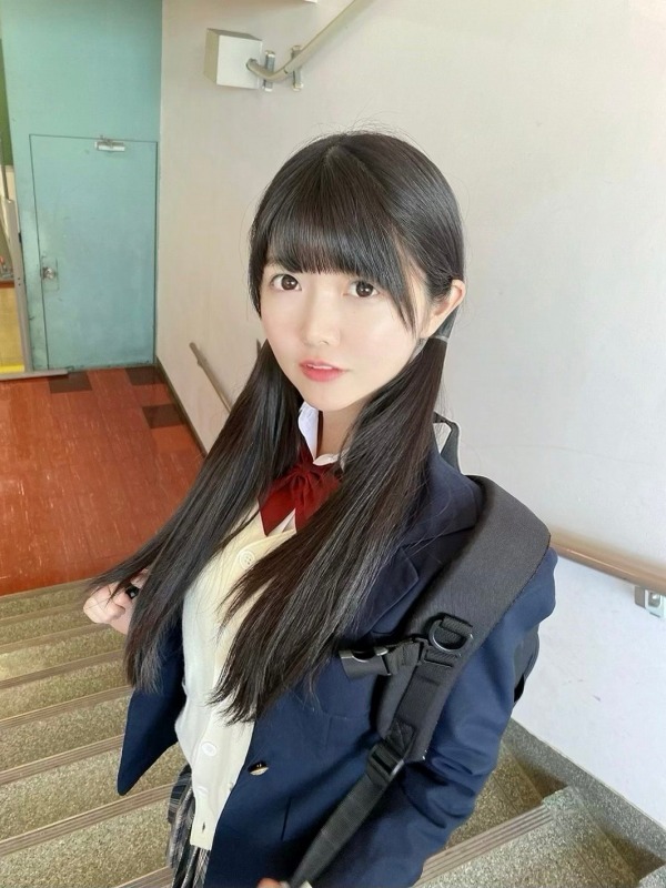  小野寺梓 制服