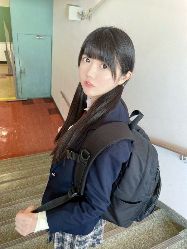  小野寺梓 制服