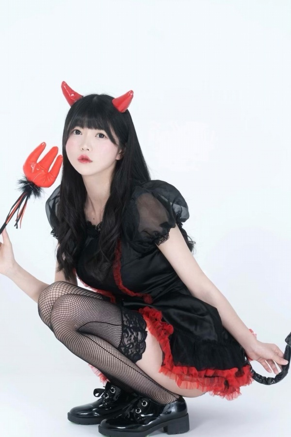  小野寺梓 コスプレ