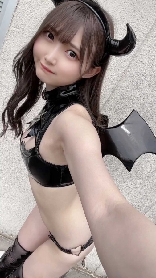 片岡未優 小悪魔コスプレ