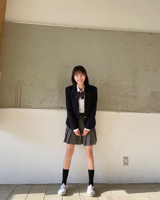 川津明日香 制服