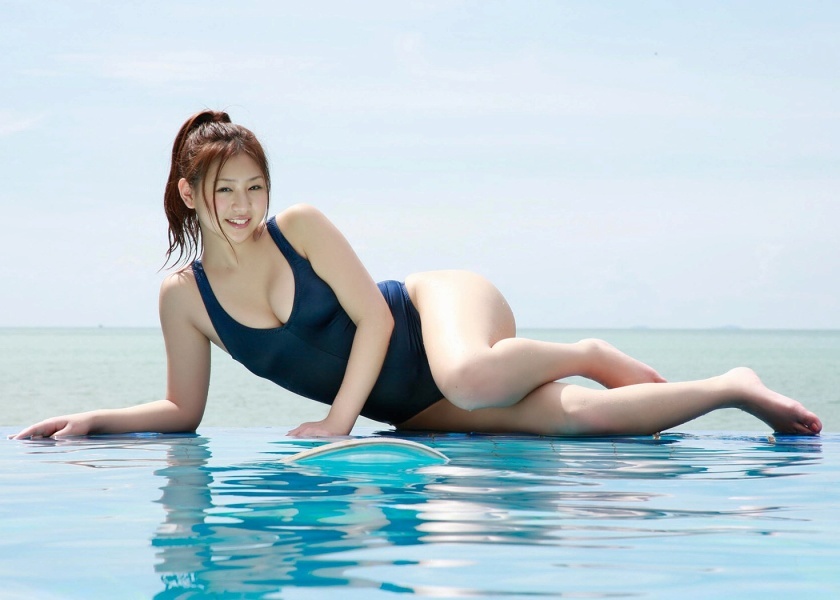 佐山彩香 スクール水着