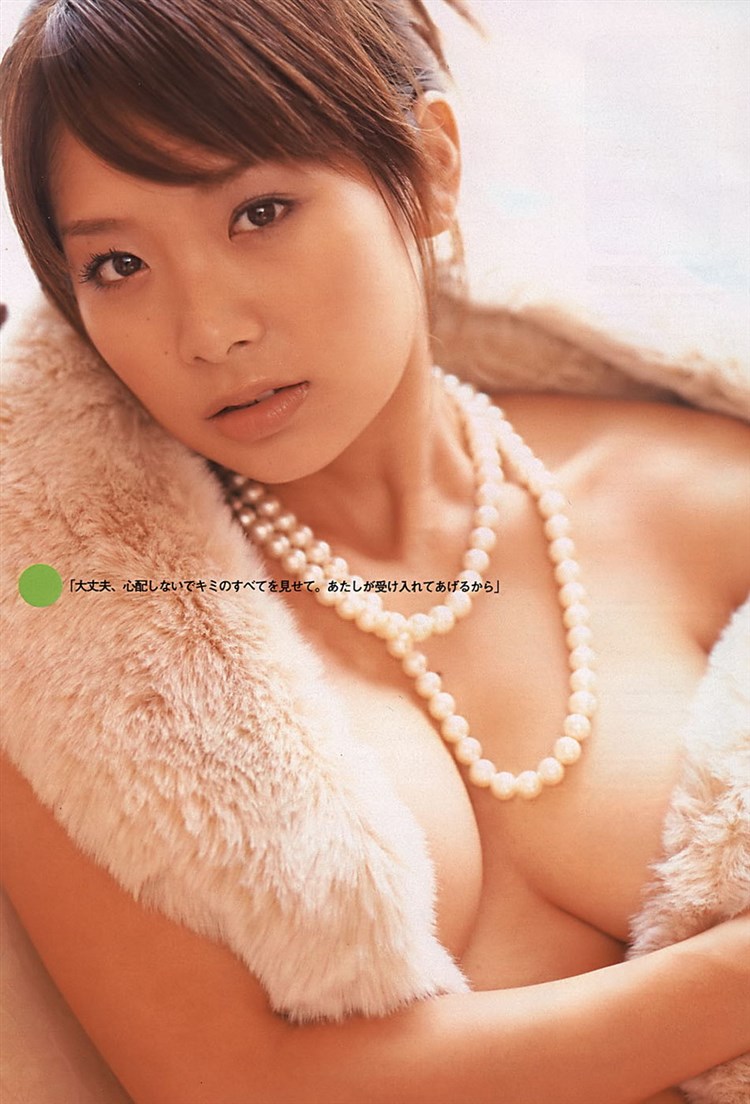堀田ゆい夏 セクシー 下乳