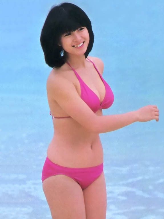 河合奈保子の水着57
