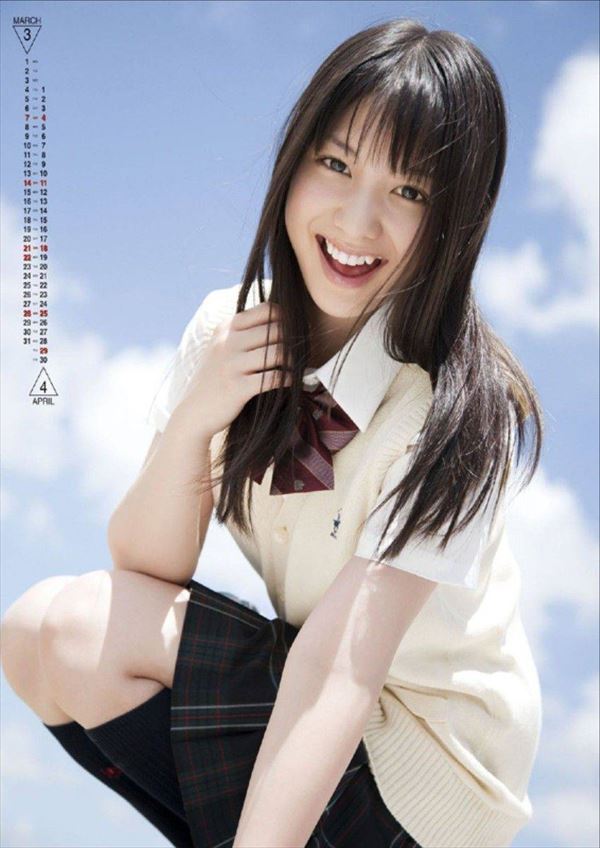 小池唯 制服
